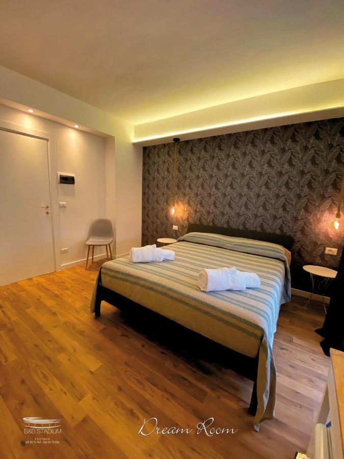 B&B Stadium Room & Suite Crotone Esterno foto